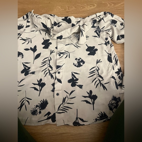 H&M Cream and Black Casual Button Down Shirt - Picture 9 of 9